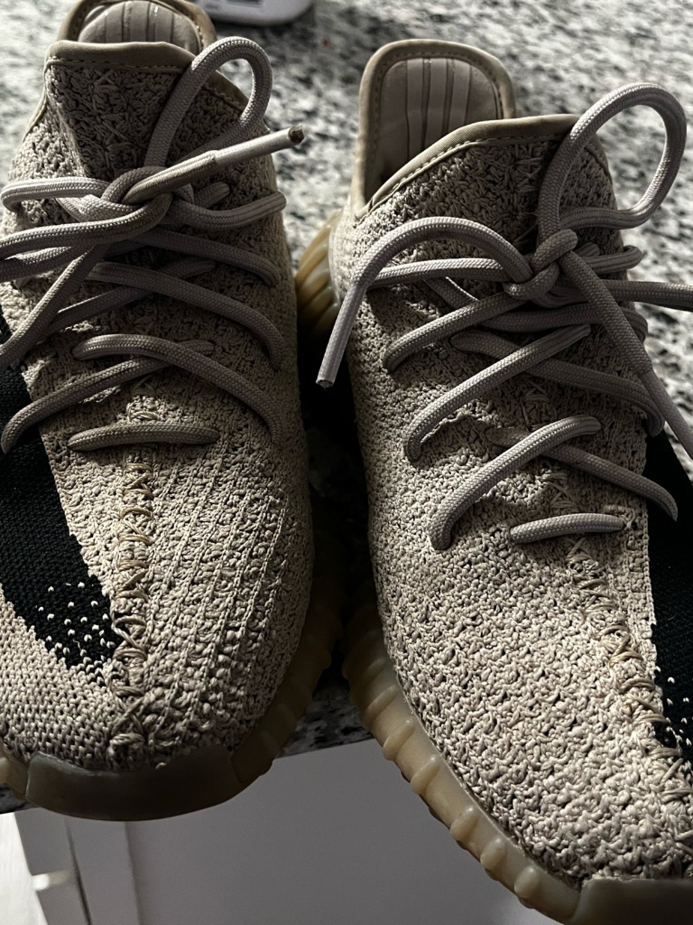 Yeezy Boost 350 V2 Beige Black - Picture 3 of 6